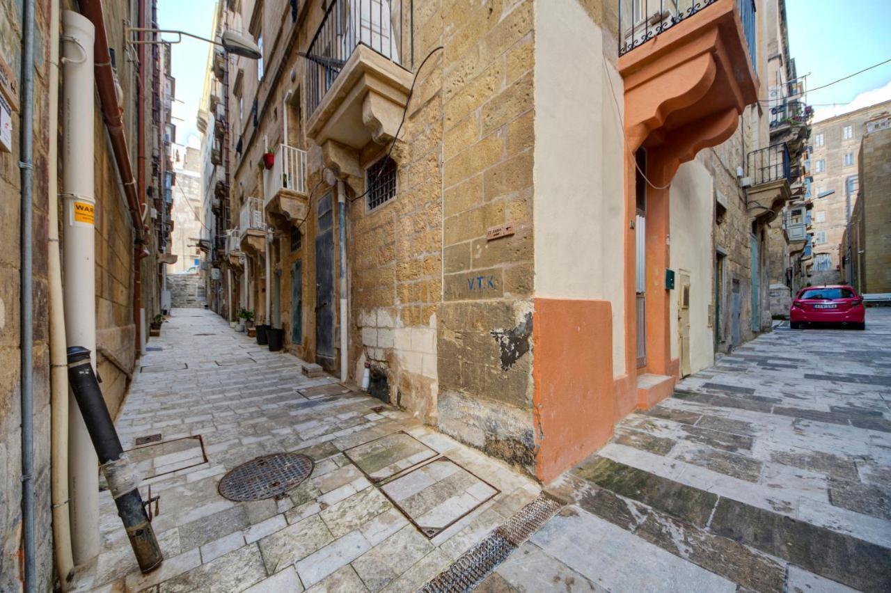 Sally Port 32 Valeta Exterior foto