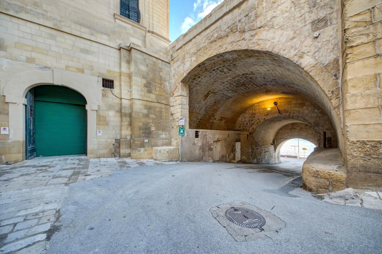 Sally Port 32 Valeta Exterior foto